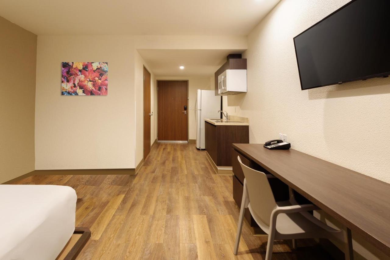 Extended Suites Tijuana Macroplaza Buitenkant foto